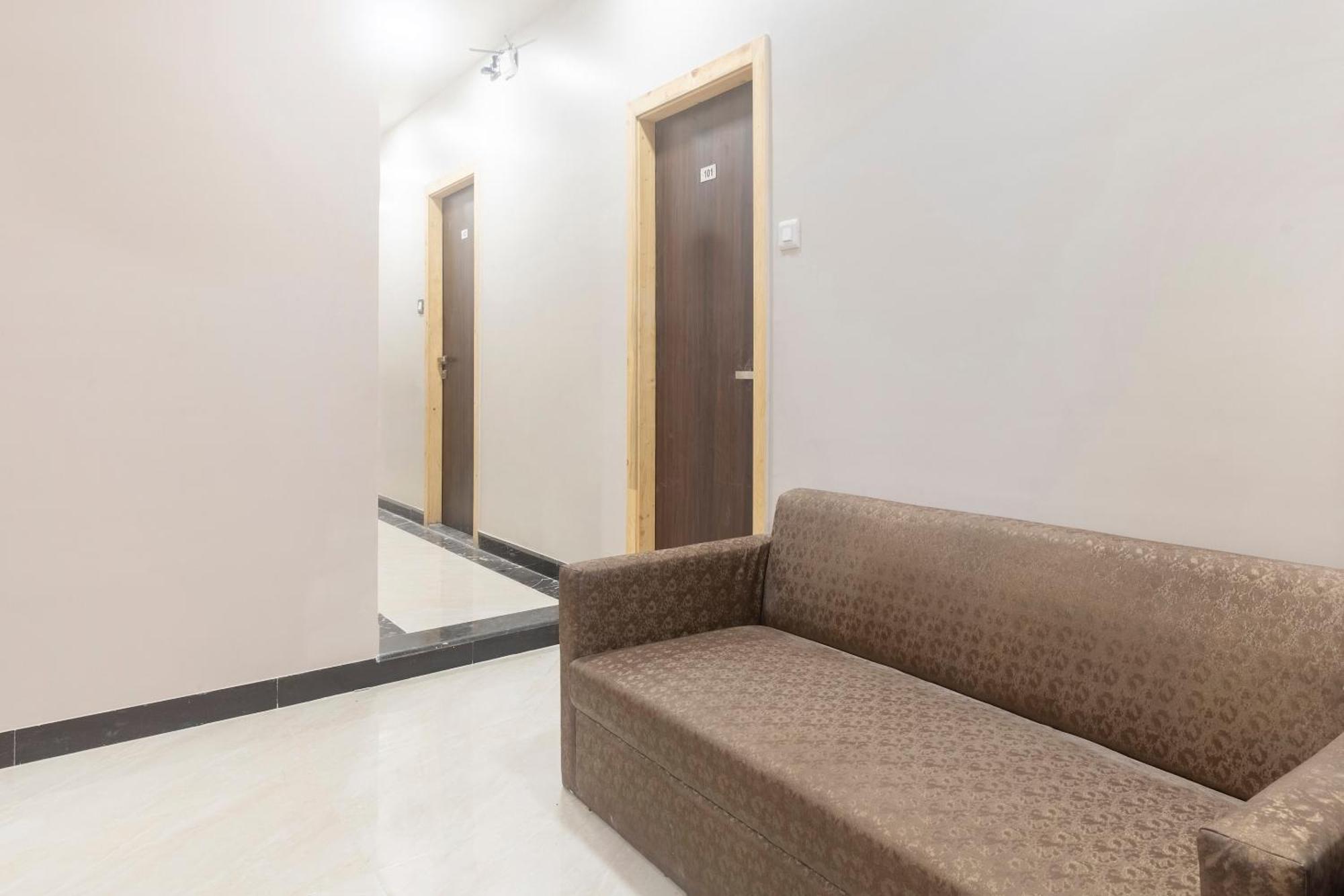 Hotel Blue Executive Near Chhatrapati Shivaji International Airport Βομβάη Εξωτερικό φωτογραφία