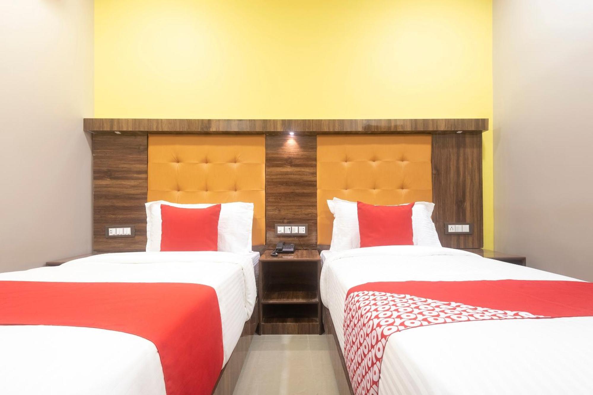 Hotel Blue Executive Near Chhatrapati Shivaji International Airport Βομβάη Εξωτερικό φωτογραφία